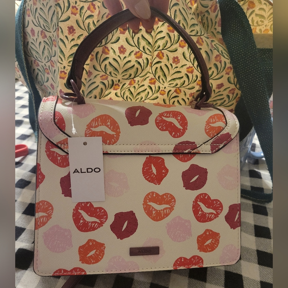 BRAND NEW WITH TAGS ALDO VALENTINES DAY SMALL SATCHEL. - Picture 4 of 4
